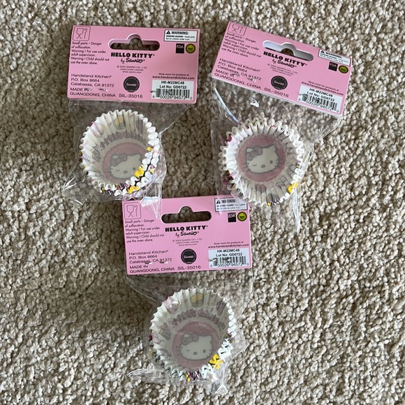 NIP Hello Kitty Baking Mini Paper Cupcake Muffin Candy Liners 3 Packages of 48 - Picture 2 of 2